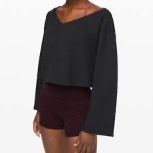 Lululemon Flowy v neck sweater/sweatshirt